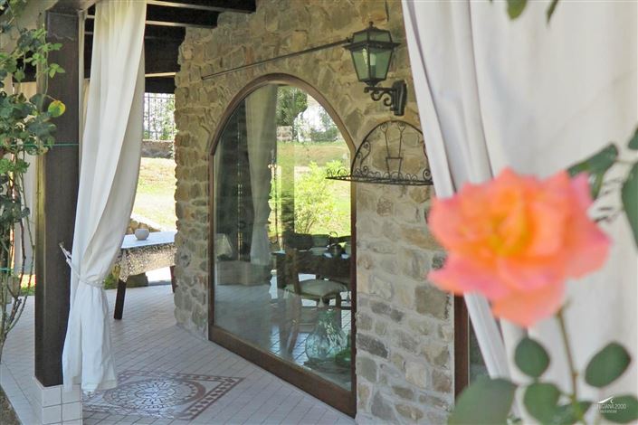 Image No.10-3 Bed Property for sale