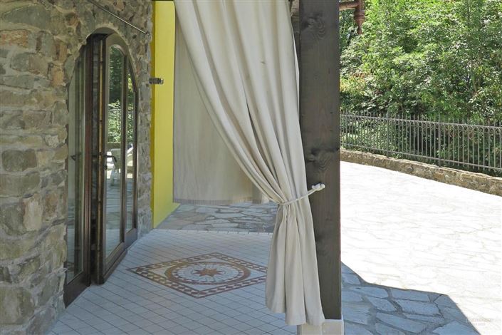 Image No.12-3 Bed Property for sale