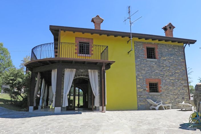 Image No.2-Propriété de 3 chambres à vendre à Bagnone