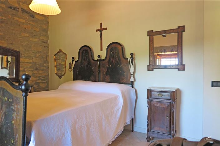 Image No.29-3 Bed Property for sale