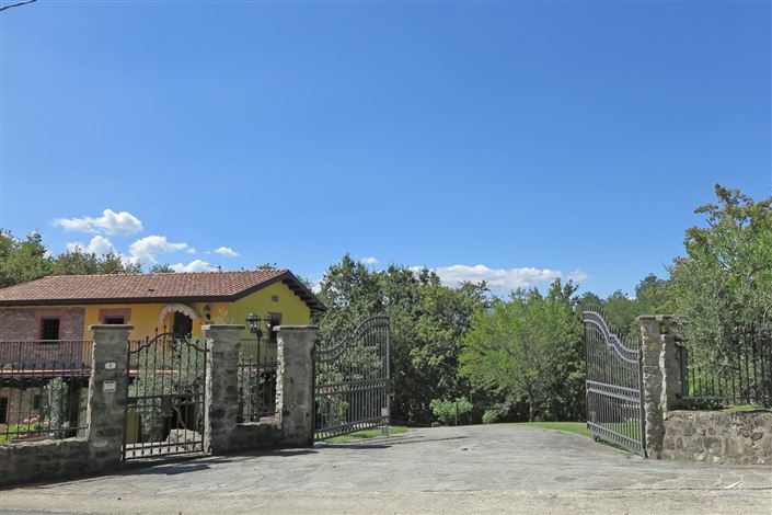 Image No.3-3 Bed Property for sale