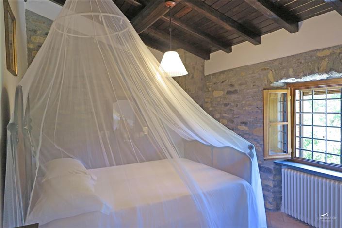 Image No.31-3 Bed Property for sale