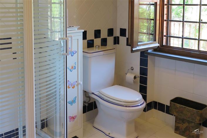 Image No.38-3 Bed Property for sale