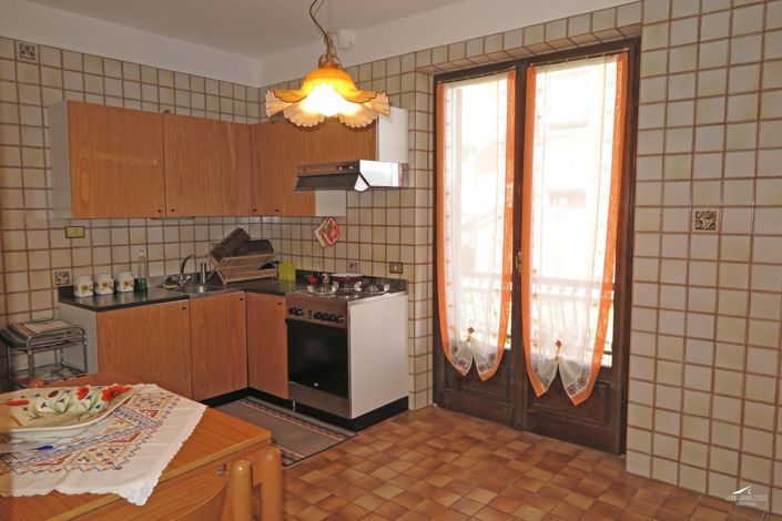 Image No.16-4 Bed Property for sale