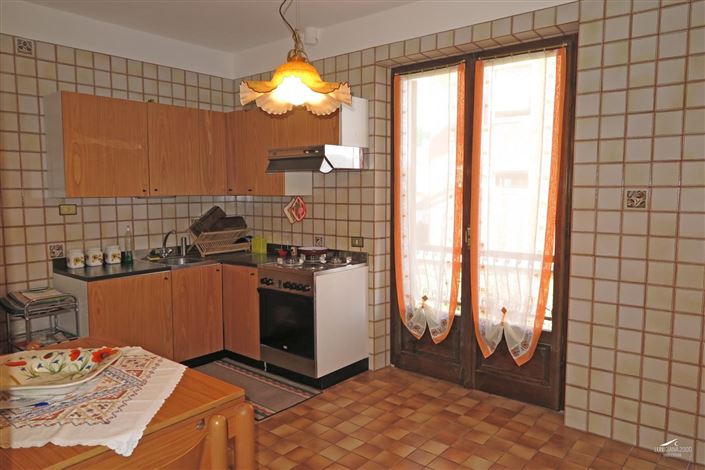 Image No.16-4 Bed Property for sale