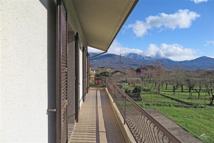 Image No.30-4 Bed Property for sale