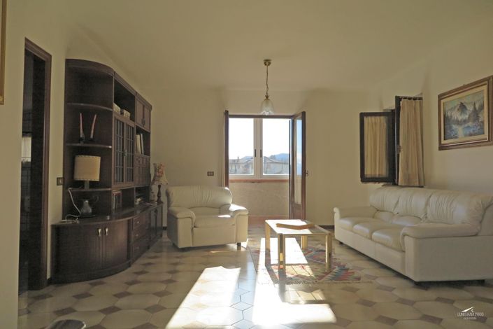 Image No.41-4 Bed Property for sale