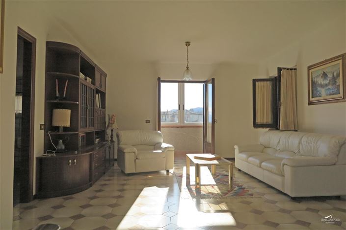 Image No.41-4 Bed Property for sale