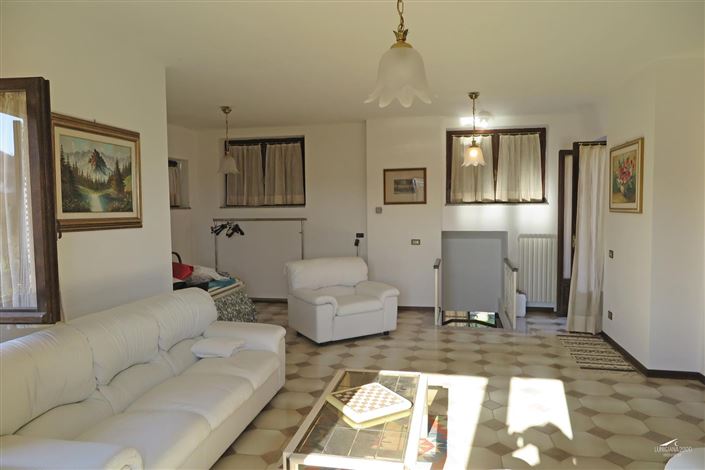 Image No.42-4 Bed Property for sale