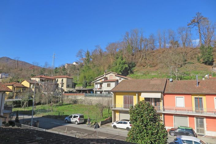 Image No.50-4 Bed Property for sale