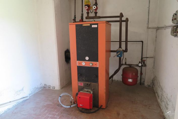 Image No.57-4 Bed Property for sale