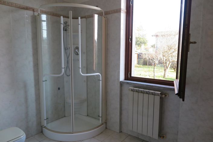 Image No.14-3 Bed Property for sale