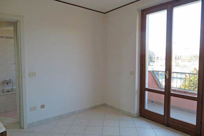 Image No.19-3 Bed Property for sale