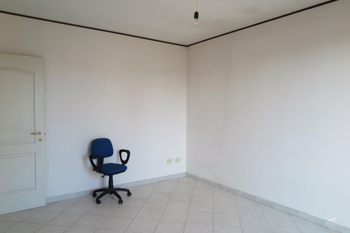 Image No.28-3 Bed Property for sale