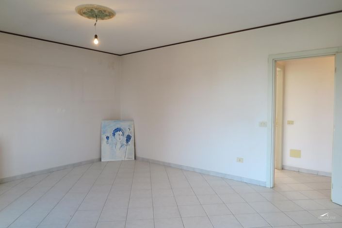 Image No.5-3 Bed Property for sale