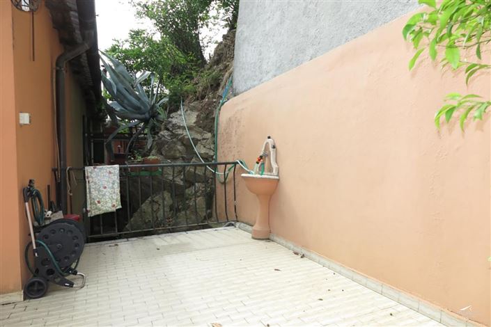 Image No.10-4 Bed Property for sale