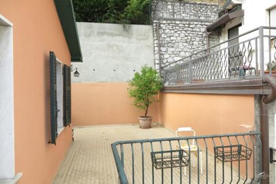 1676988159mv8usryy5nm9vh