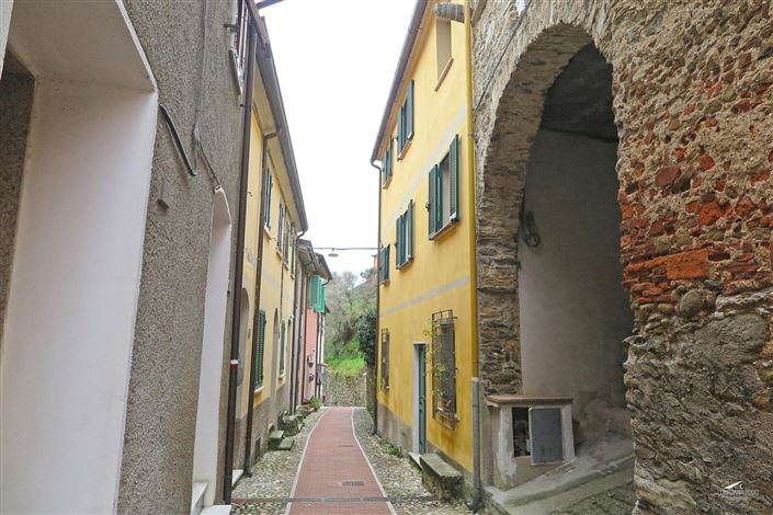 Image No.1-Maison de village de 4 chambres à vendre à la Spezia