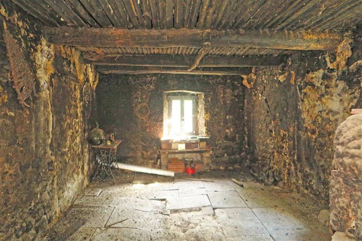 Image No.18-4 Bed Village House for sale