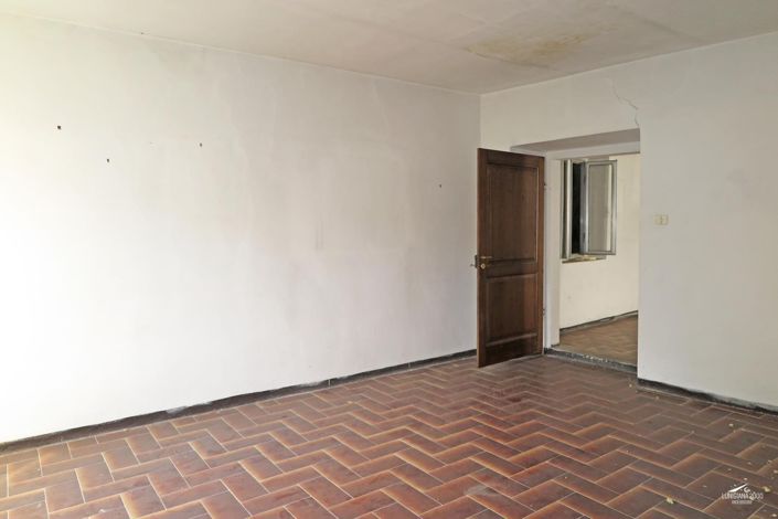 Image No.30-4 Bed Village House for sale