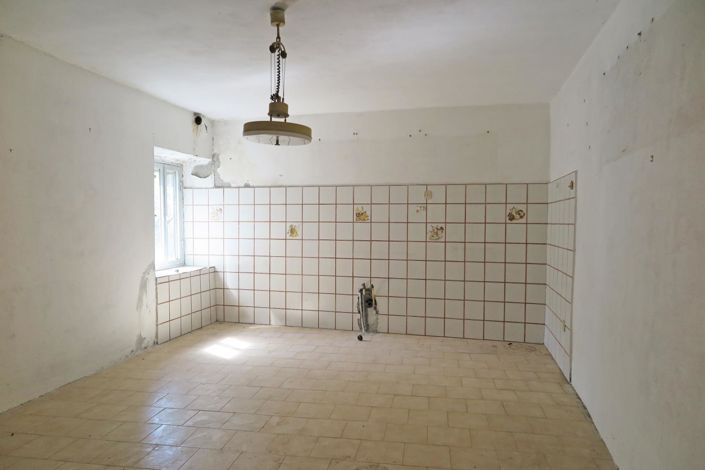 Image No.9-4 Bed Village House for sale