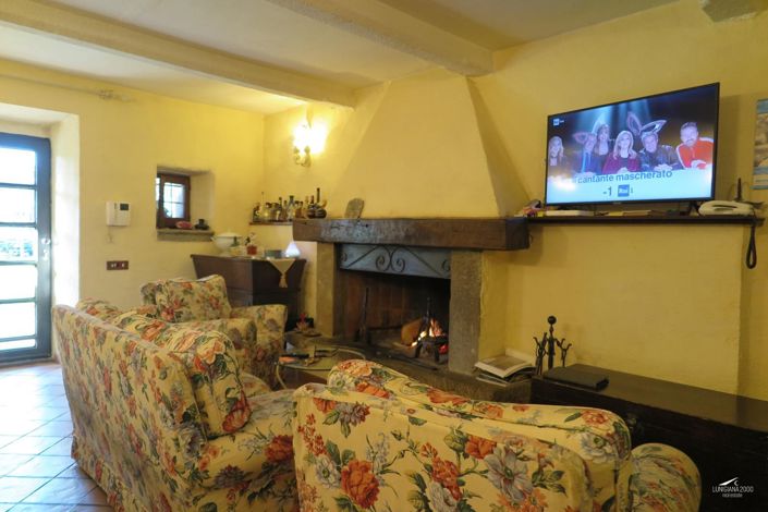 Image No.13-4 Bed Farmhouse for sale