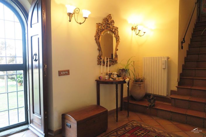 Image No.15-4 Bed Farmhouse for sale