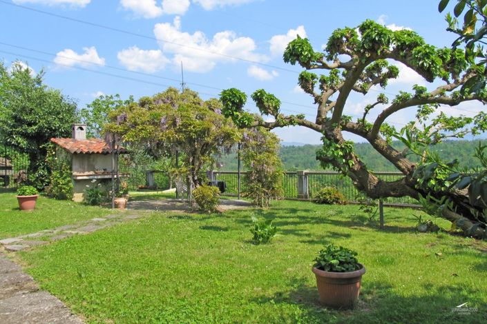 Image No.19-4 Bed Farmhouse for sale