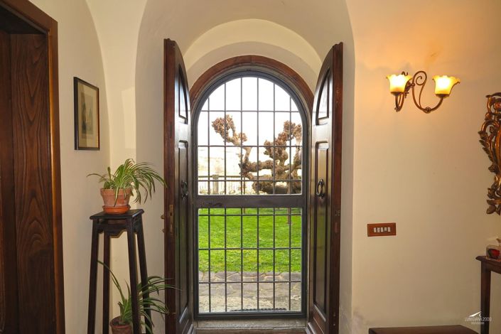 Image No.22-4 Bed Farmhouse for sale