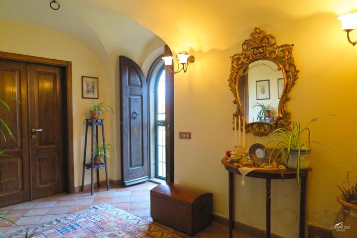 Image No.23-4 Bed Farmhouse for sale