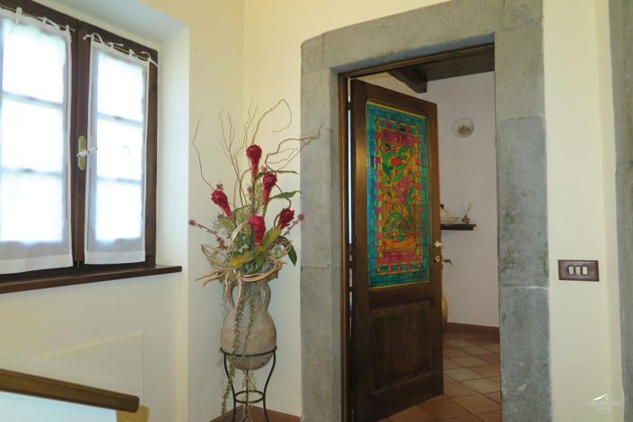 Image No.28-4 Bed Farmhouse for sale