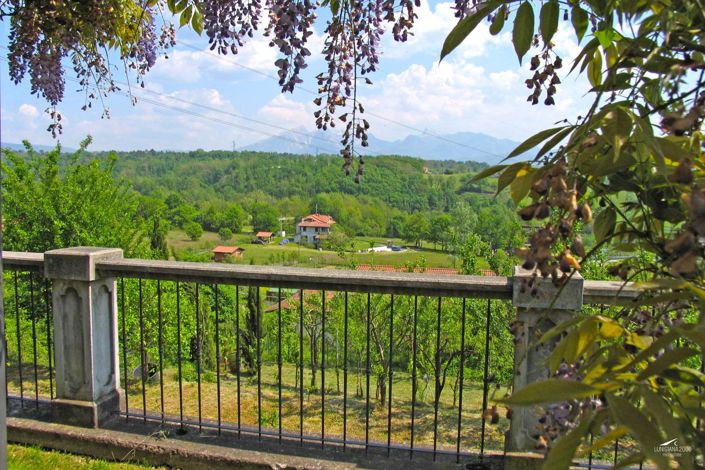 Image No.29-4 Bed Farmhouse for sale