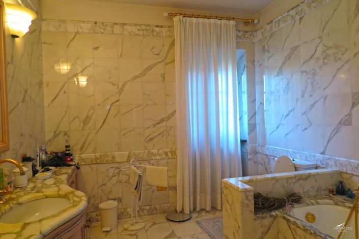 Image No.38-4 Bed Farmhouse for sale