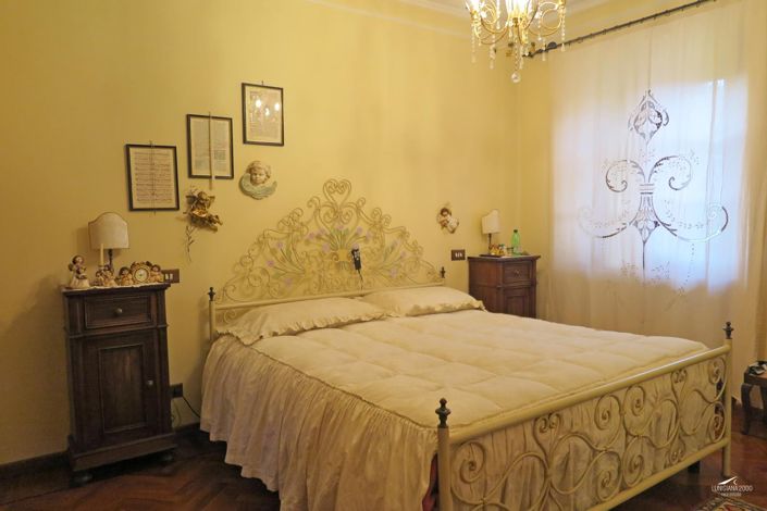 Image No.44-4 Bed Farmhouse for sale