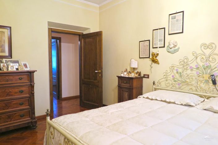 Image No.45-4 Bed Farmhouse for sale