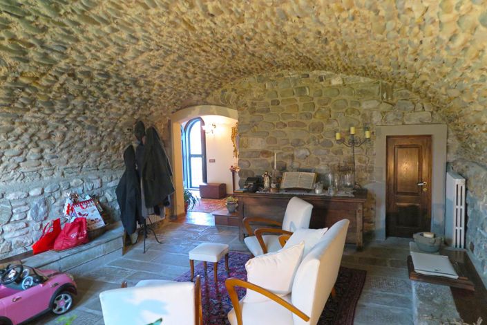 Image No.8-4 Bed Farmhouse for sale