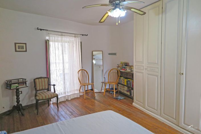 Image No.40-2 Bed Property for sale