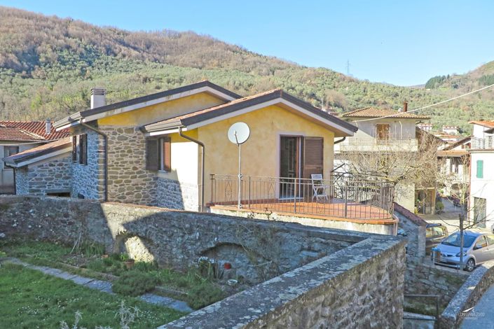 Image No.1-Propriété de 4 chambres à vendre à Casola in Lunigiana
