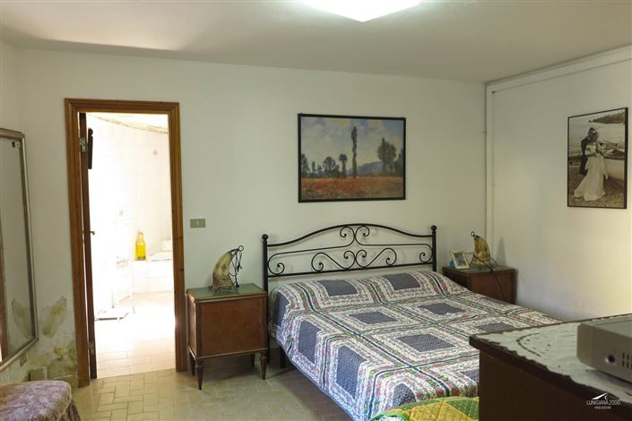 Image No.11-4 Bed Property for sale