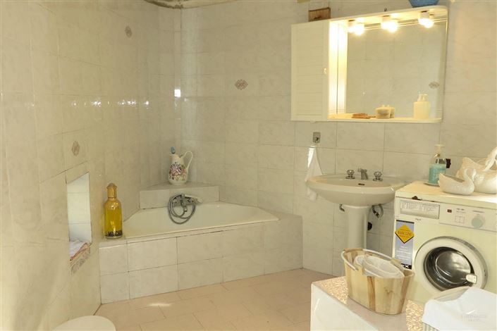 Image No.13-4 Bed Property for sale