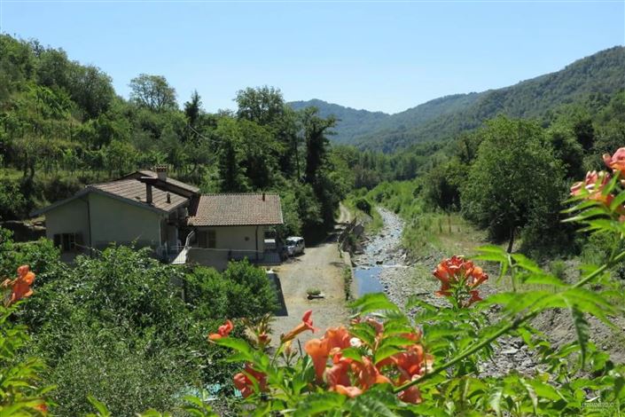 Image No.1-Ferme de 3 chambres à vendre à Tresana