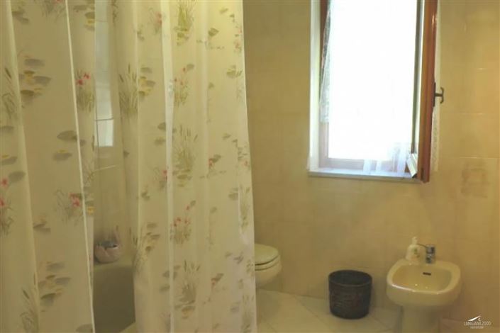 Image No.18-3 Bed Farmhouse for sale