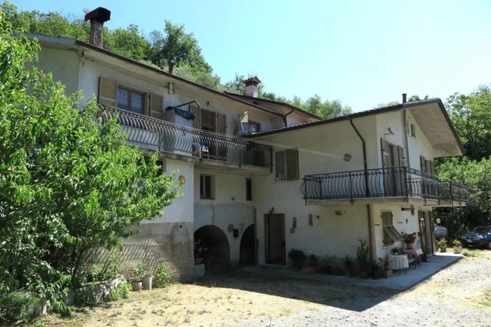 Image No.3-3 Bed Farmhouse for sale