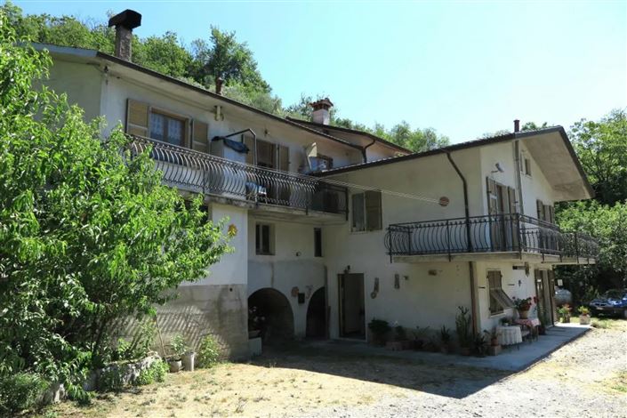 Image No.3-3 Bed Farmhouse for sale