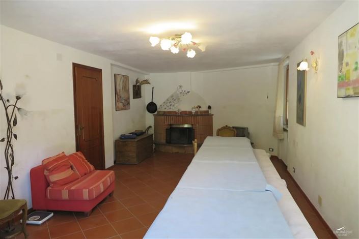 Image No.4-3 Bed Farmhouse for sale