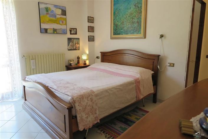 Image No.6-3 Bed Farmhouse for sale