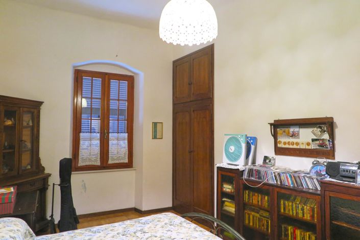 Image No.24-4 Bed Property for sale