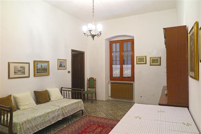 Image No.26-4 Bed Property for sale