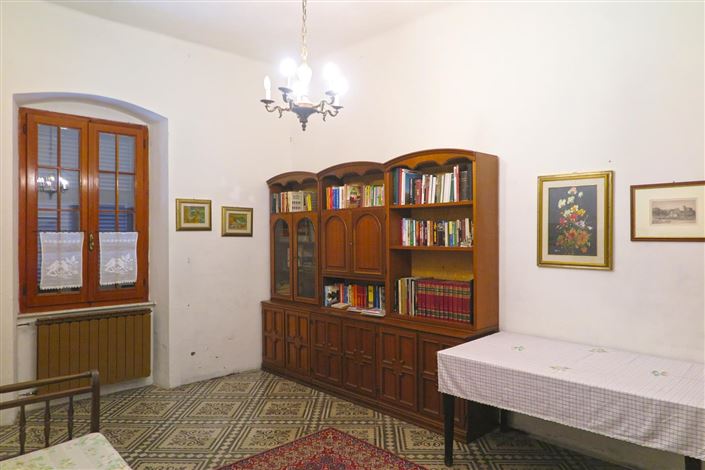 Image No.28-4 Bed Property for sale