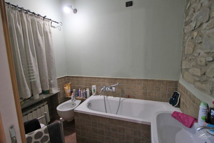 Image No.15-2 Bed Property for sale